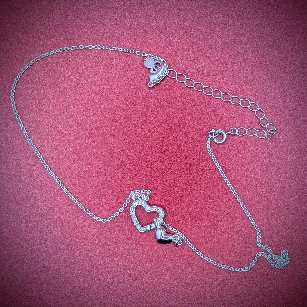 Vintage Avon Loving Hearts Sparkling Silver Heart Necklace 2013